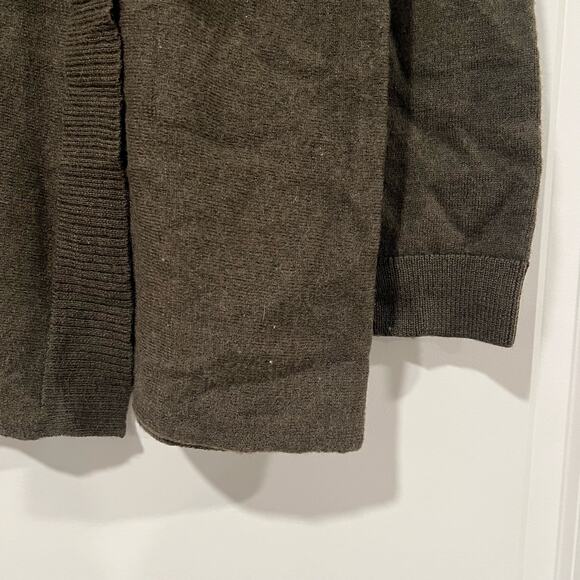 Ellen Tracy Women's 100% Extra Fine Merino Wool Sweater Leather Detail‎ M - Picture 2 of 12